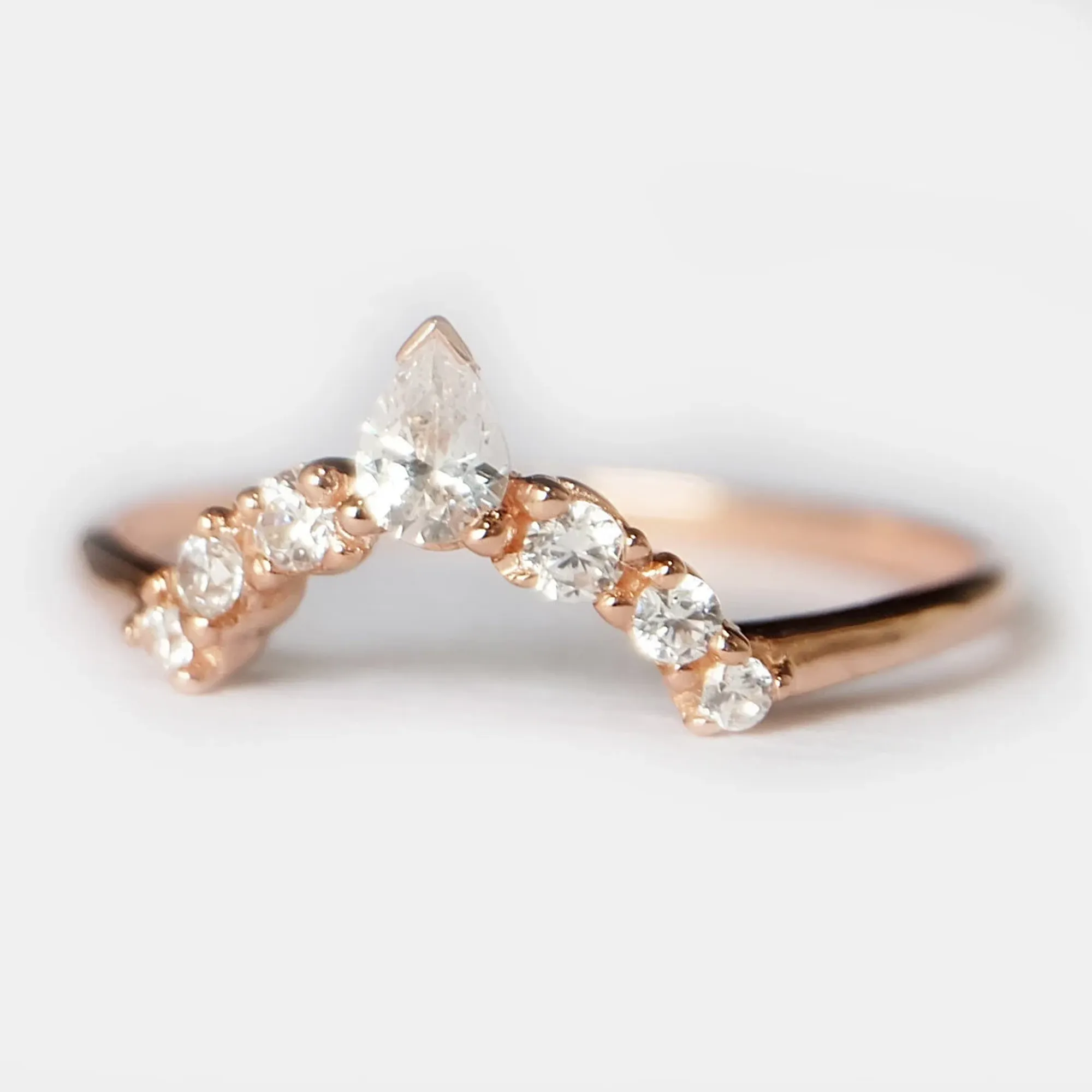 Diamond Curved Ring Abril