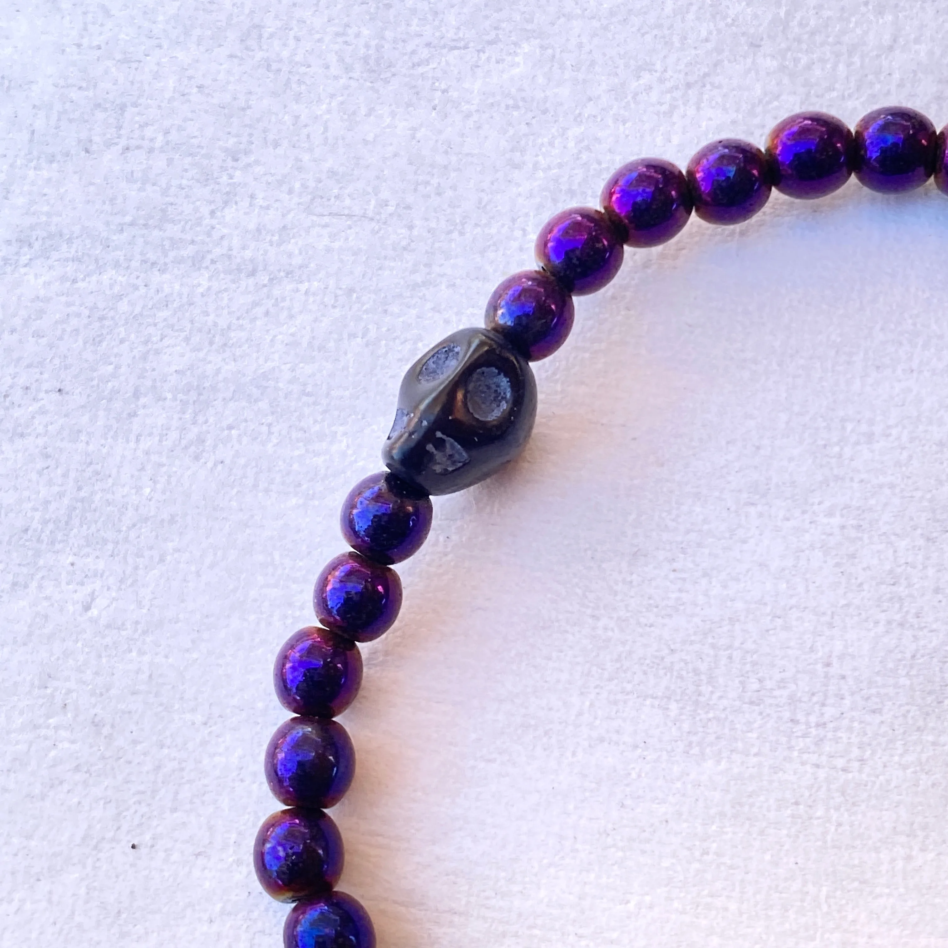 Hematite gemstone with Howlite Skull bracelet