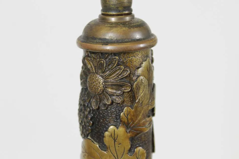 Japanese Taisho Art Nouveau Bronze Table Lamp with Chrysanthemums and Oak Leaves