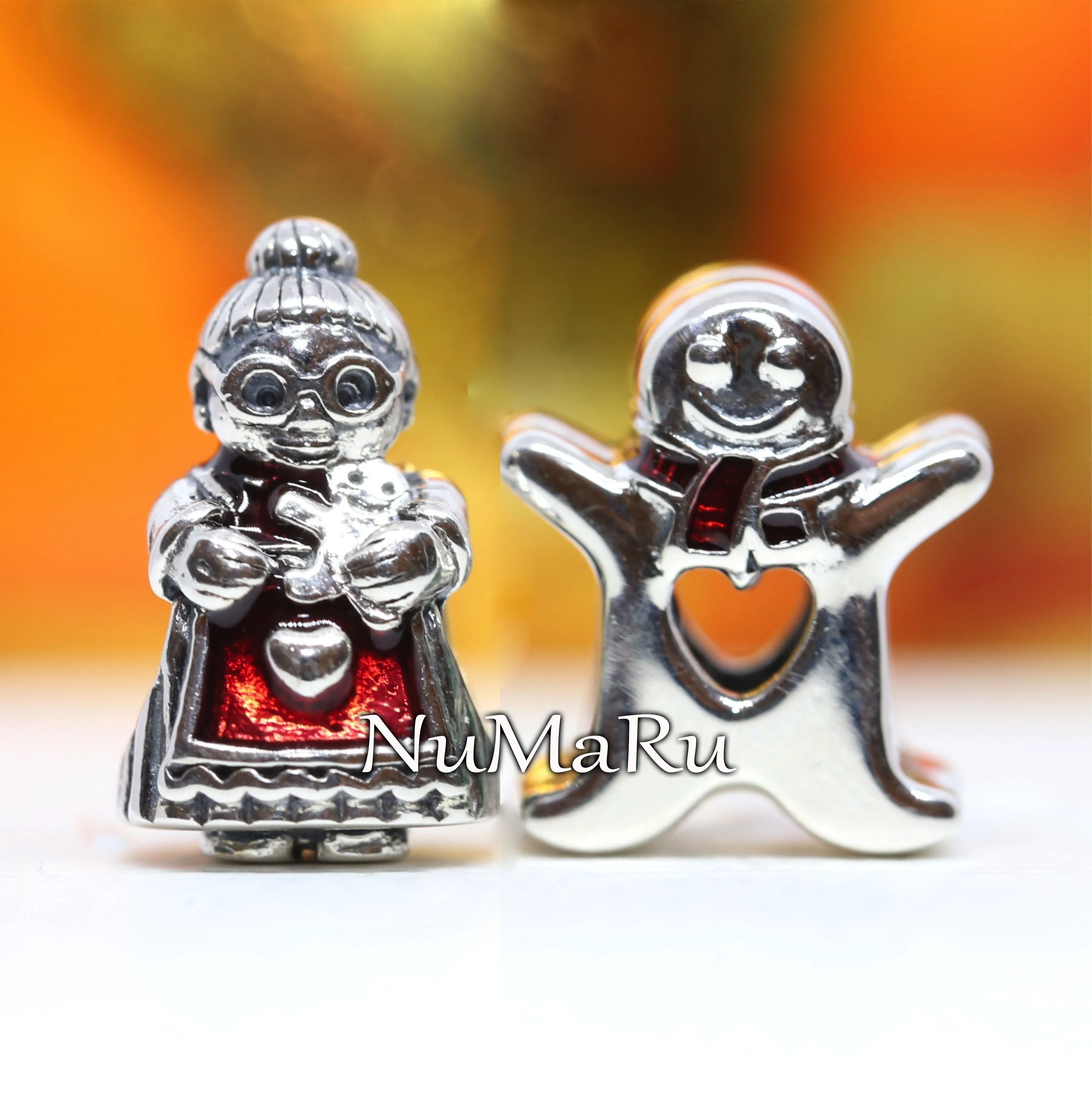 Mrs Santa Claus And Gingerbread Man Christmas Gift Set Charm