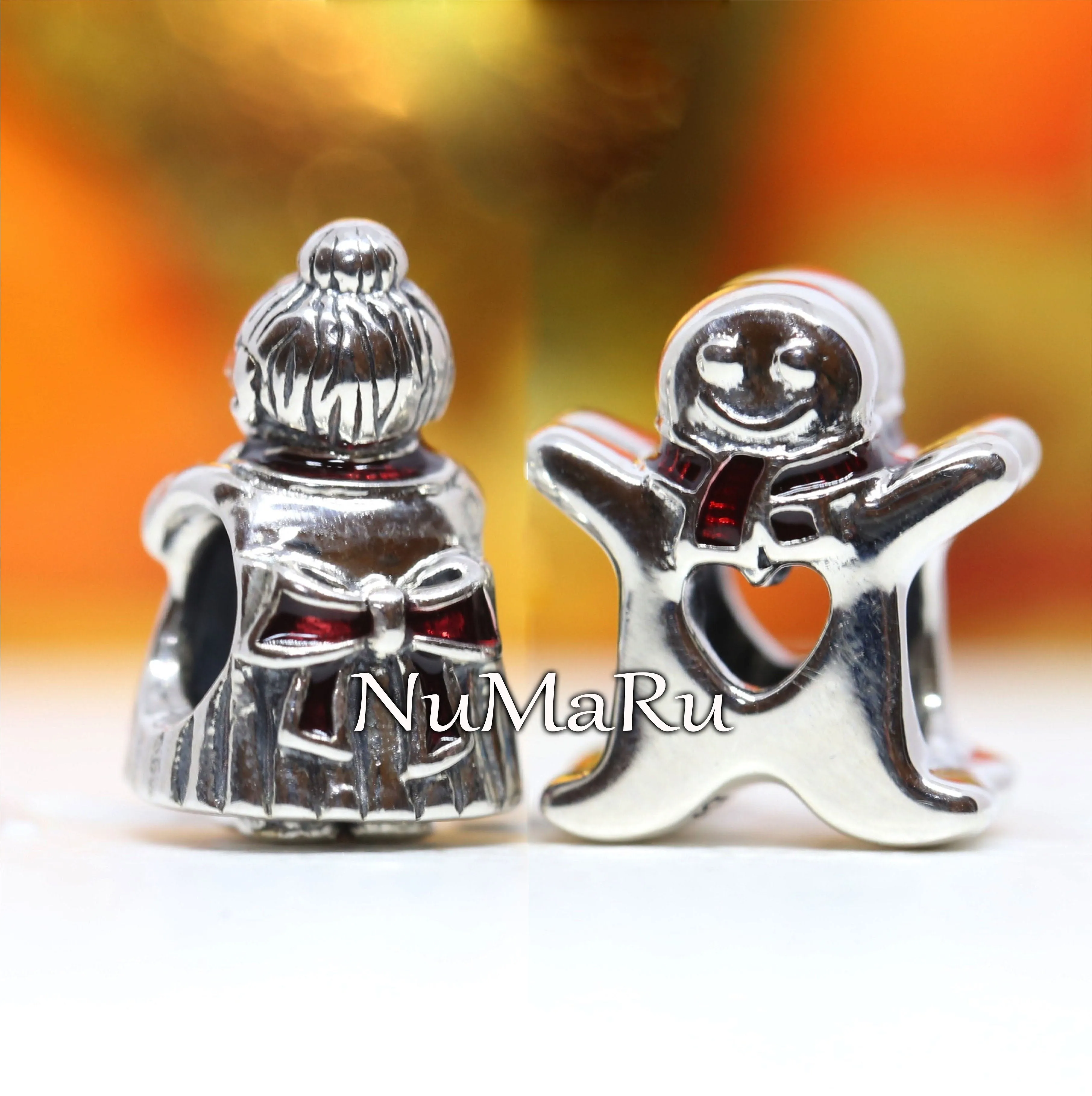 Mrs Santa Claus And Gingerbread Man Christmas Gift Set Charm