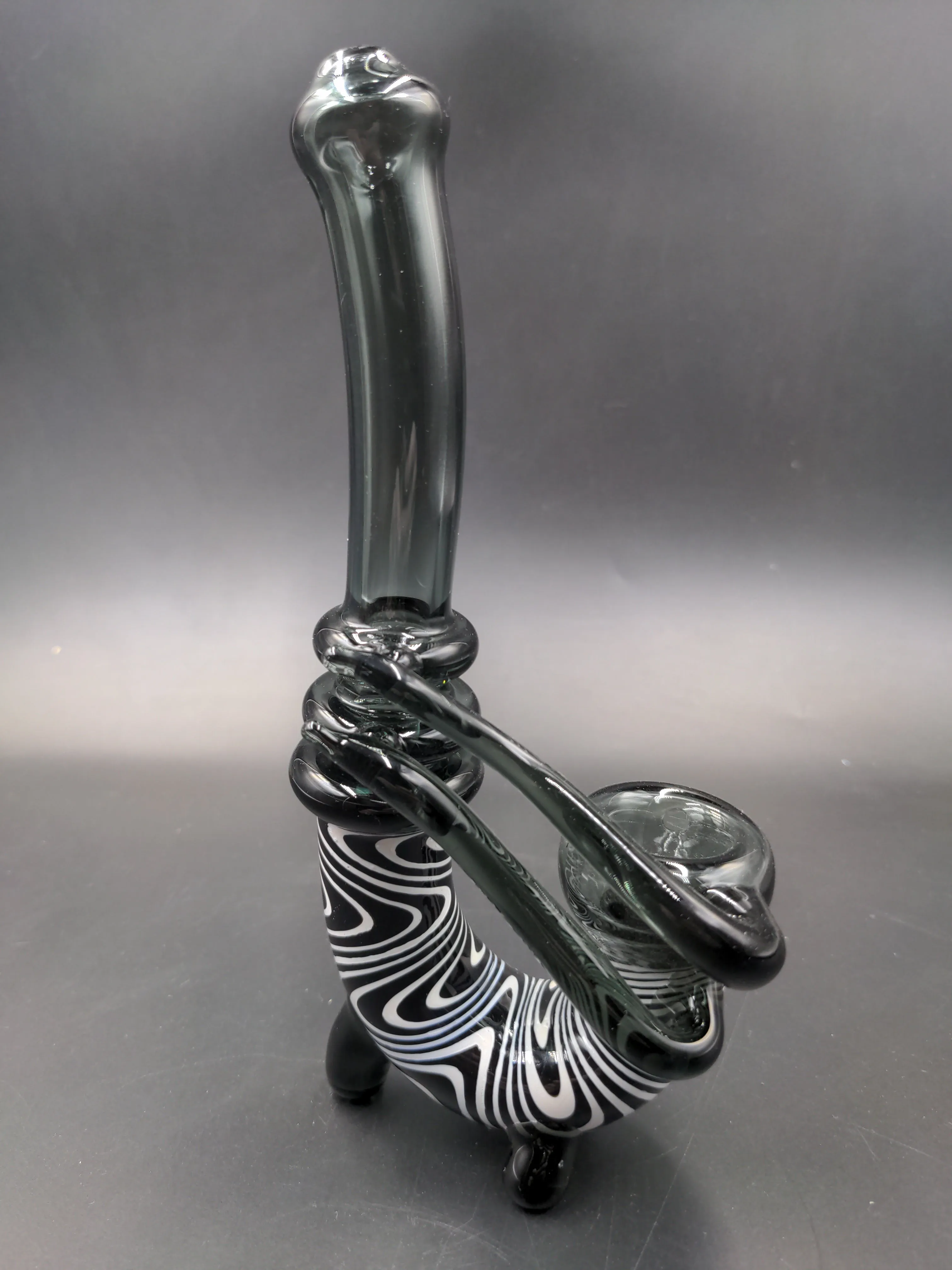 Psychedelic Black & White Waves Stand-up Sherlock Pipe | 7