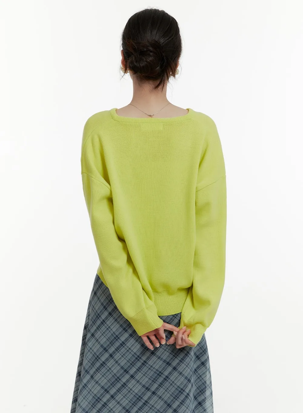 Solid V-Neck Sweater OA405